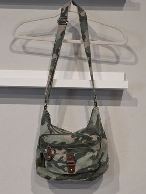 Canvas Camo Crossbody Bag - Green Camouflage